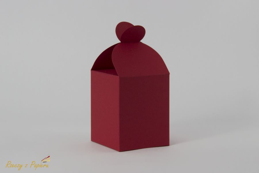 RzP-095 Box with a round closing - red- 8x8x10