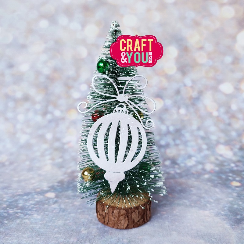 CW195 Cutting Die - Christmas Ball with a bow