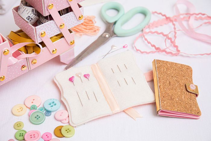 660767 Sizzix * ScoreBoards Die Needle Book