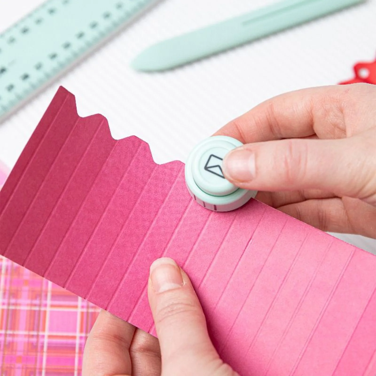 665797 Sizzix •Scoring Board & Trimmer