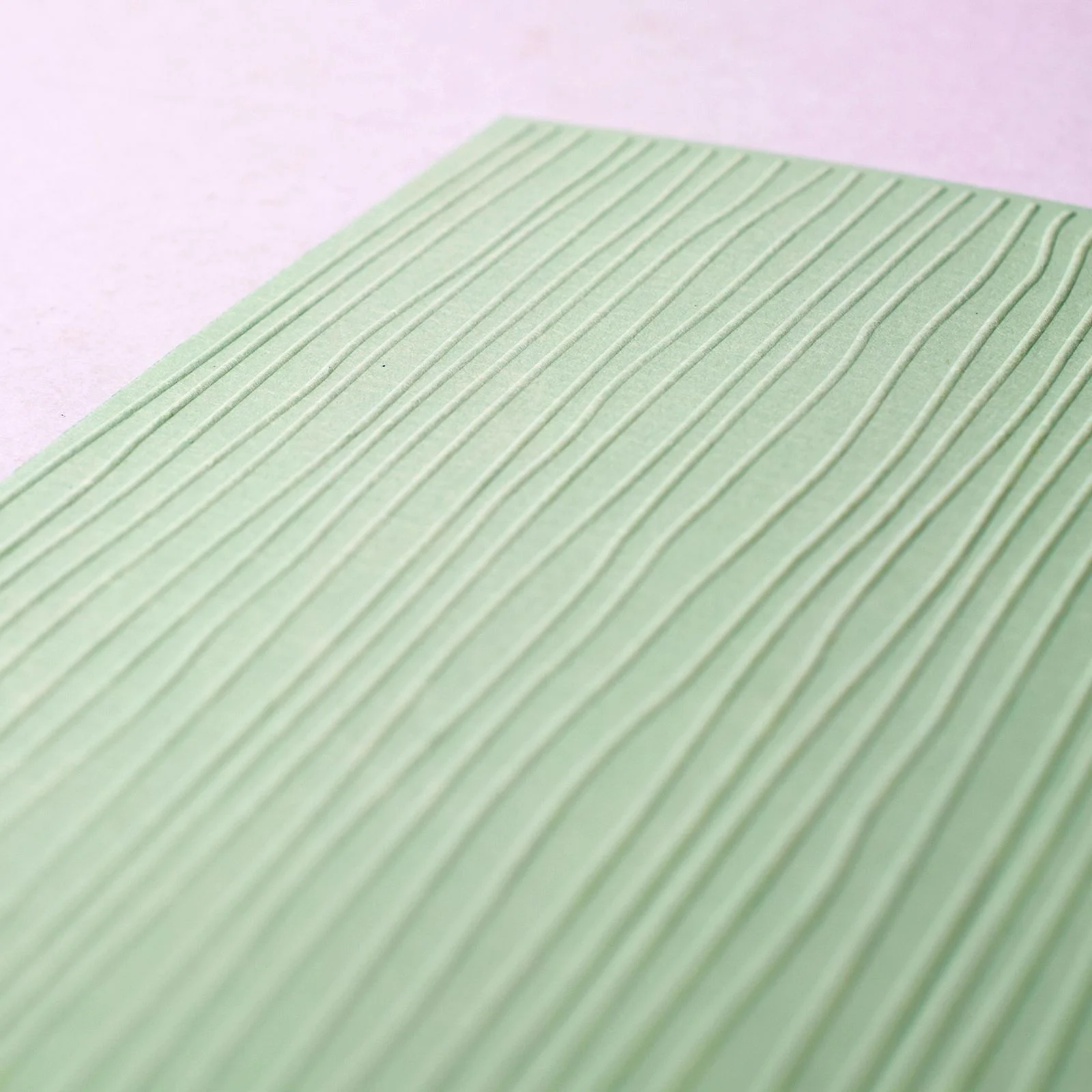 100605-028 Vaessen Creative • Embossing Folder 10,7x14,6cm- Thin Lines