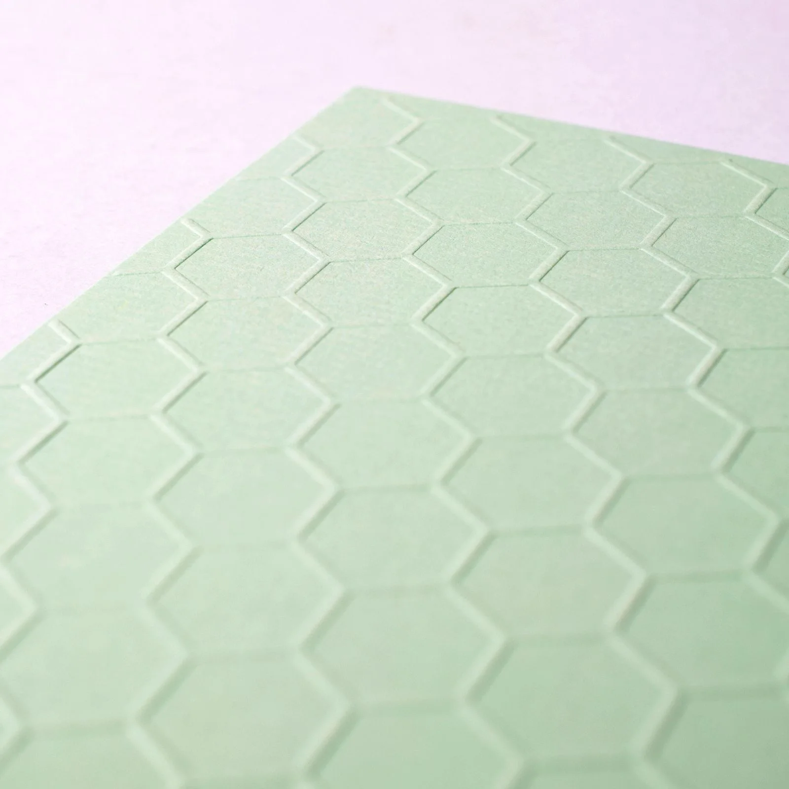 100605-037 Vaessen Creative • Embossing Folder 10,7x14,6cm- Honeycomb