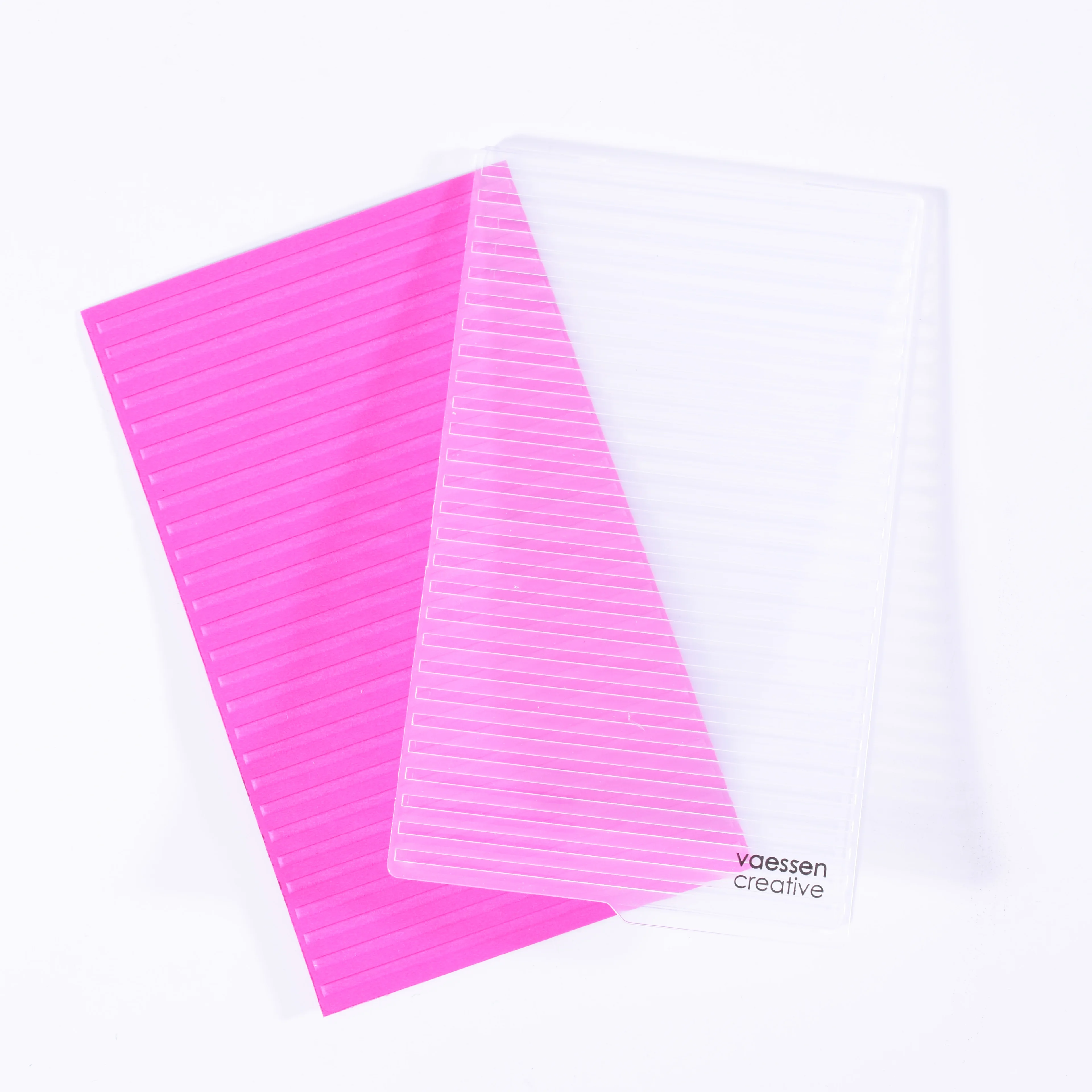 100604-108 Folder embossing 7,6x12,7cm- Lines