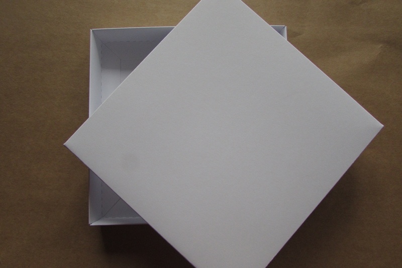 ECO-160-B Card box 160x160x25mm-white