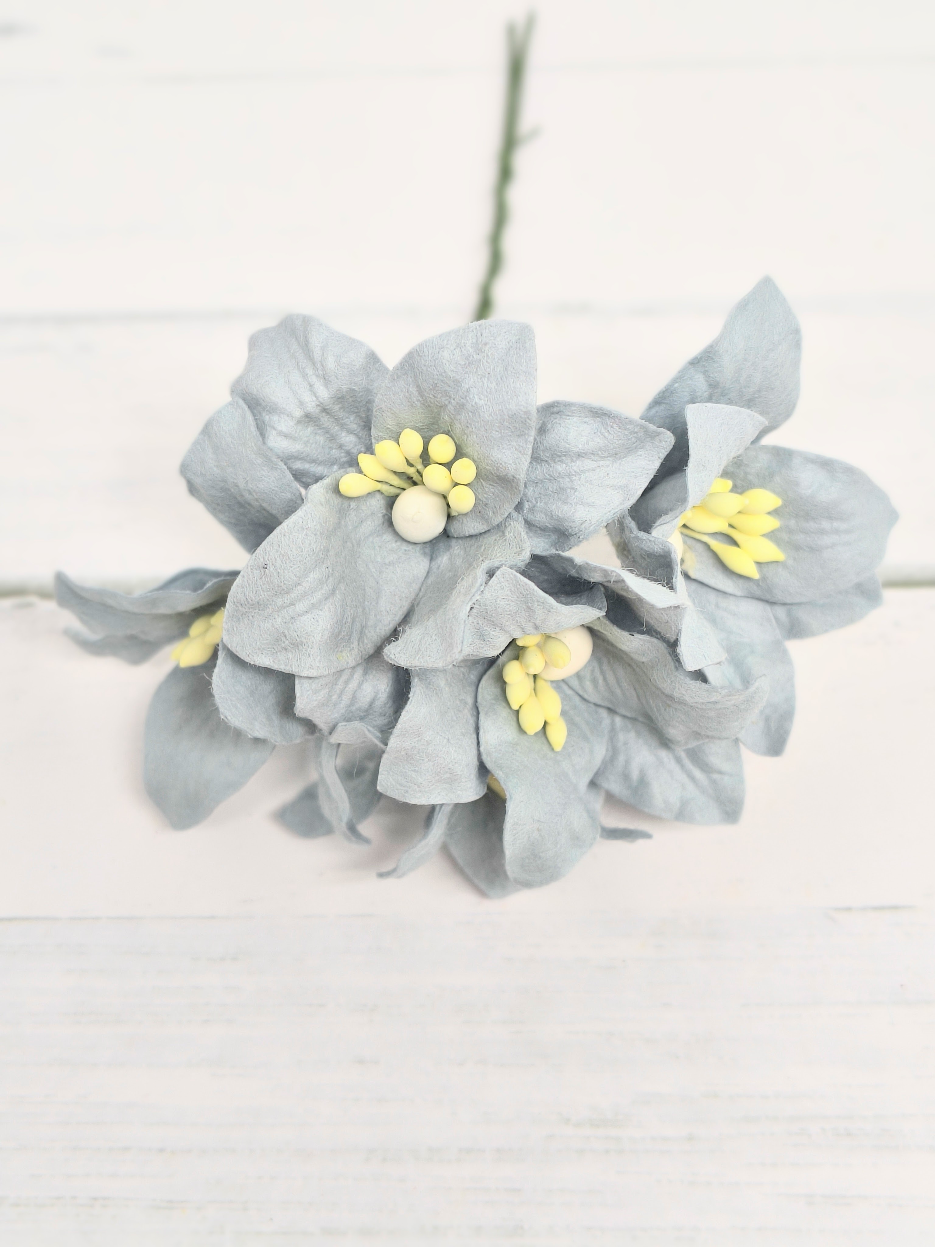 LY1-170 WHITE Lily Paper Flowers - 5pcs